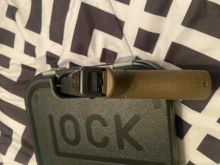 LNIB VICKERS GLOCK 17FDE