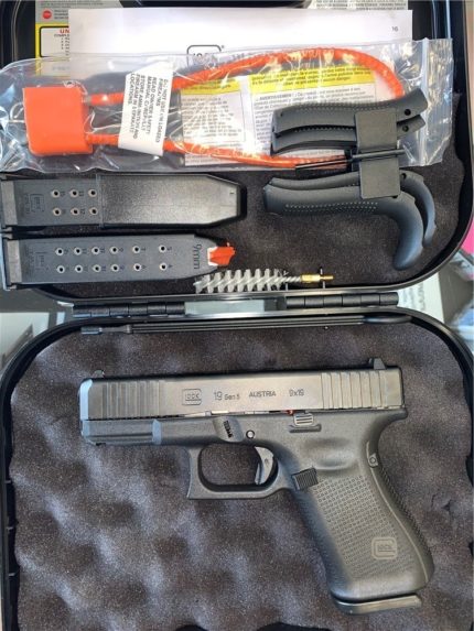 NIB GLOCK 19 GEN 5 9MM